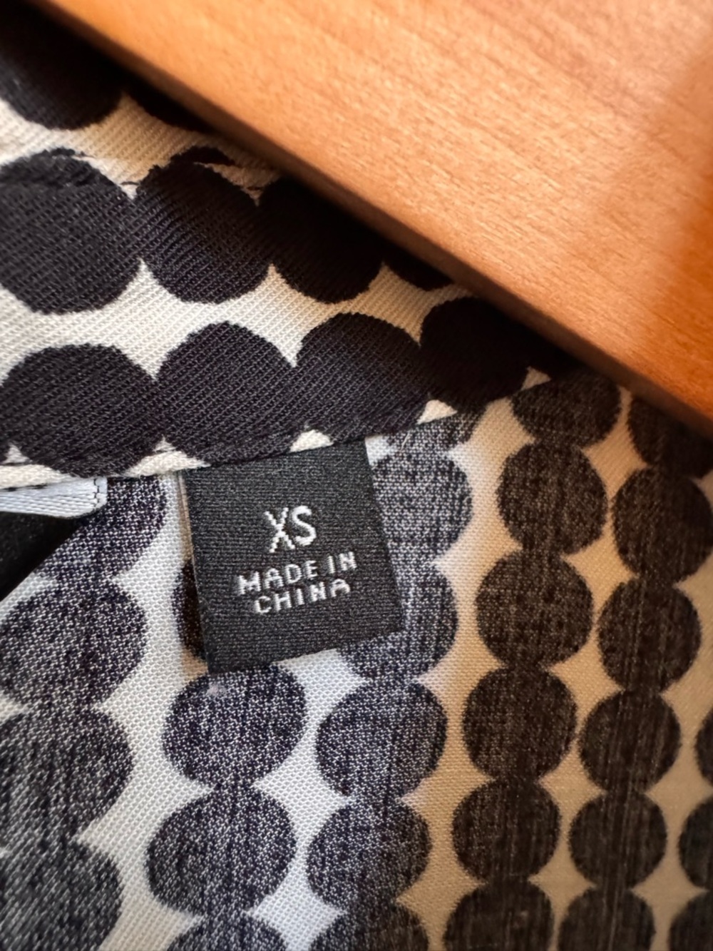 Marimekko x Uniqlo Black and Ivory Mod Dot Patterned Blouse. Size XS - Picture 6 of 7